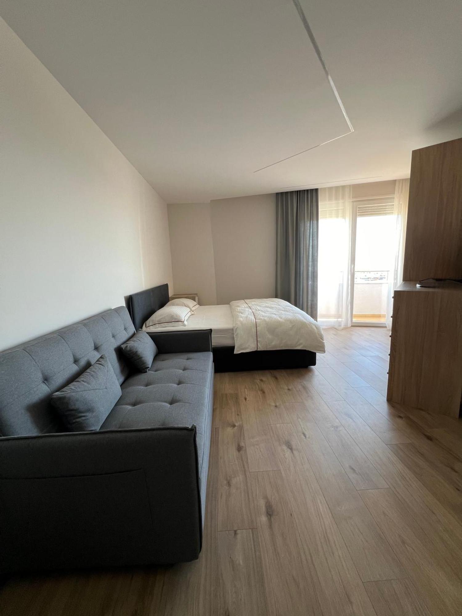 Port View Apartment 2 Durres Bagian luar foto